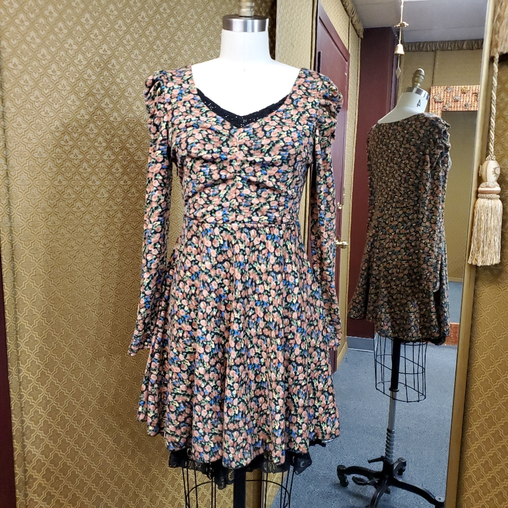 Floral Knit dress with black lace detailing